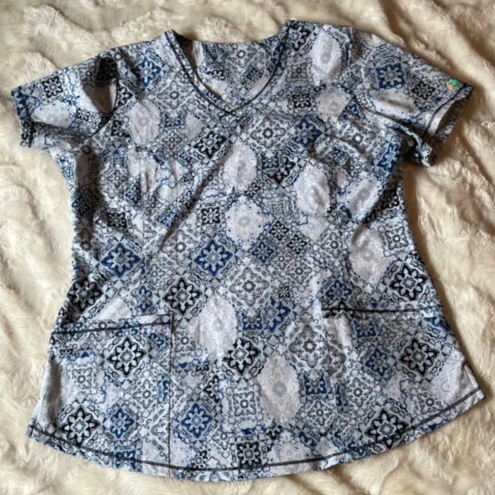 Scrubletics Blue Floral Scrub Top Ladies Size M Nursing Medical Uniform